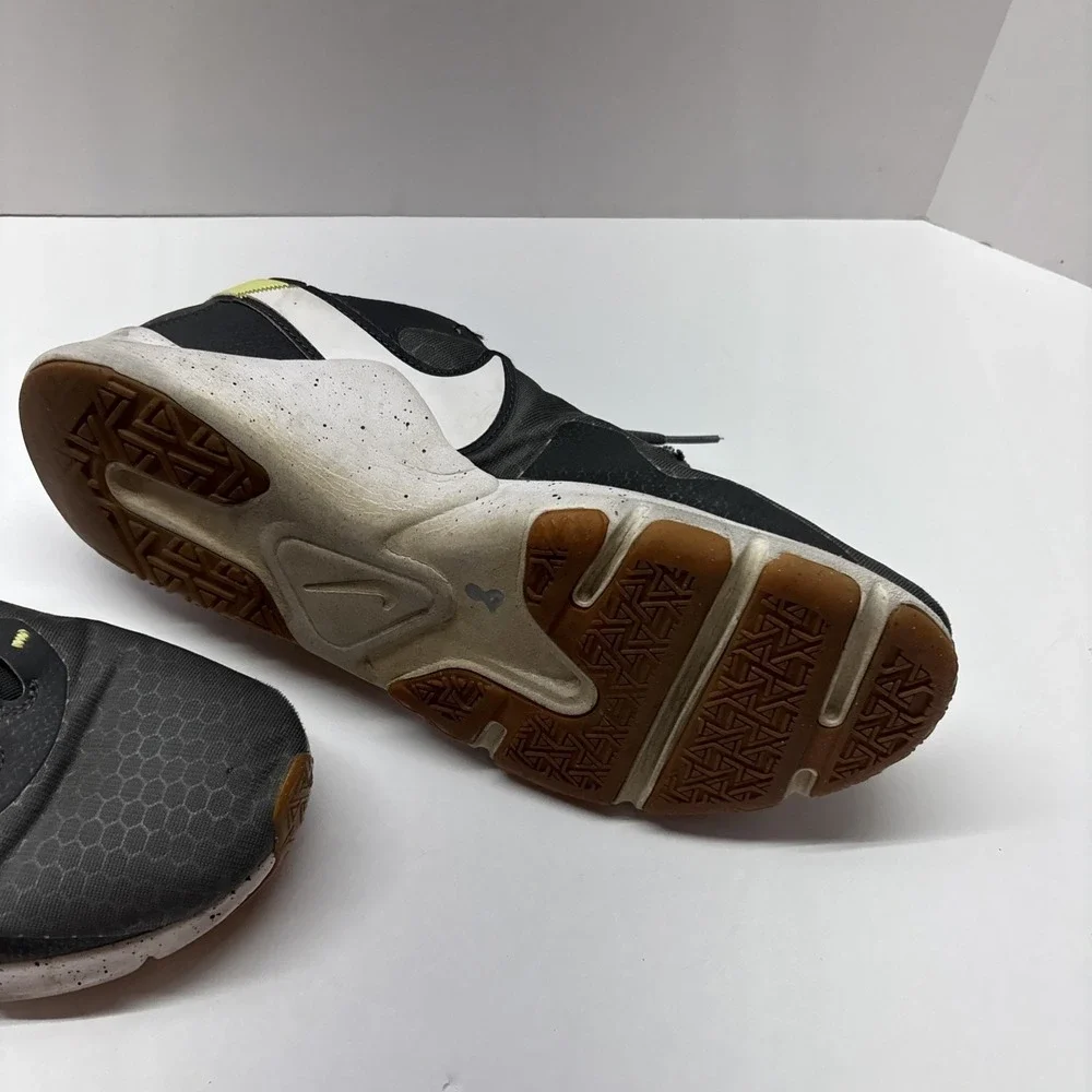 Nike LEGEND ESSENTIAL 2 Mens Black White Silver CQ9356-016‎ Size 11.5US